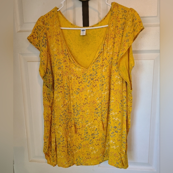 (1424) Old Navy Woman's Short Sleeve Blouse,  Size: XXL Color: Yellow - Picture 3 of 11